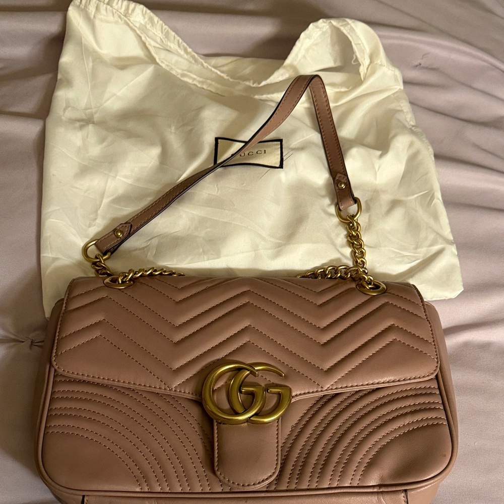 Gucci Marmont Medium. Used condition.